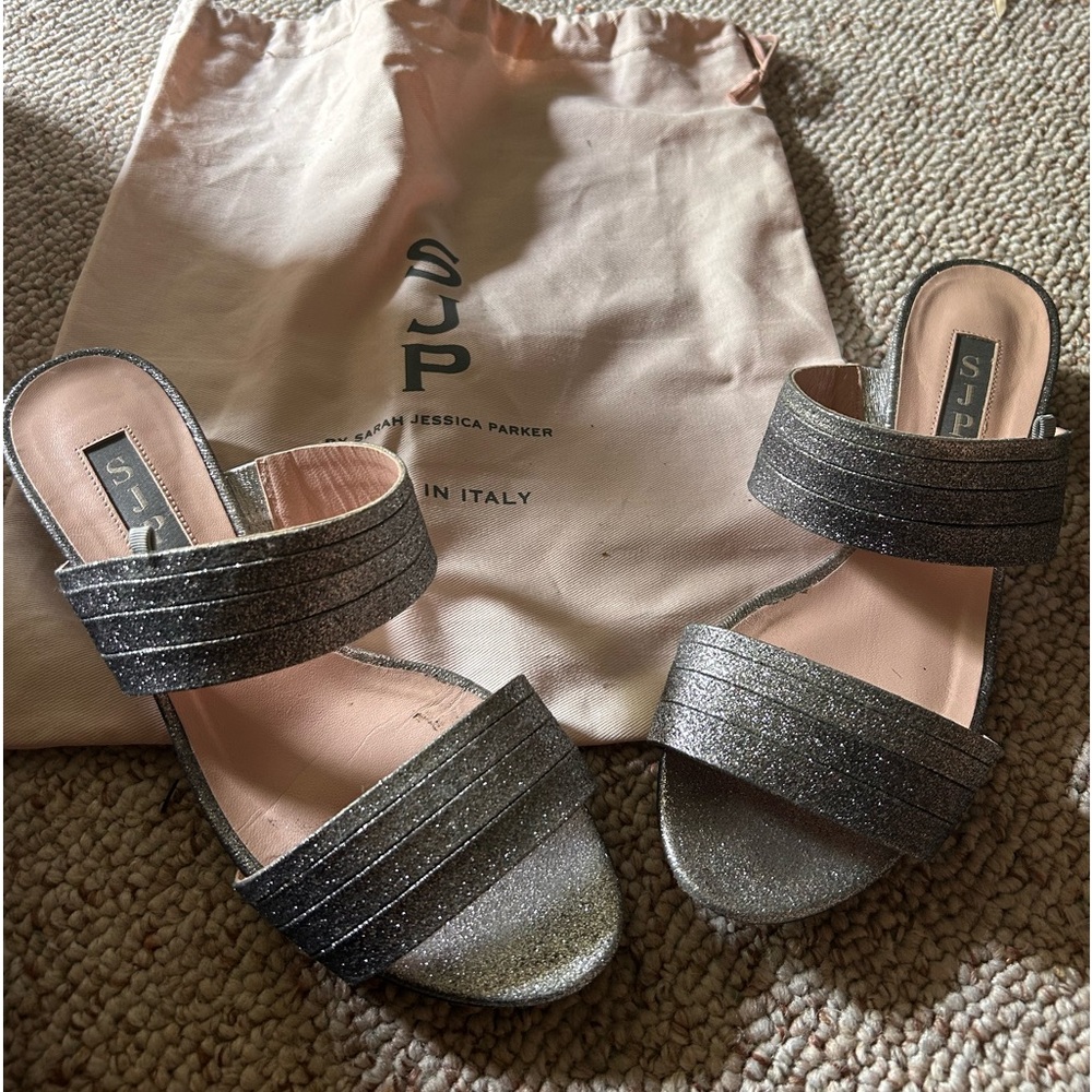 Authentic SJP silver flats, gently worn size 7